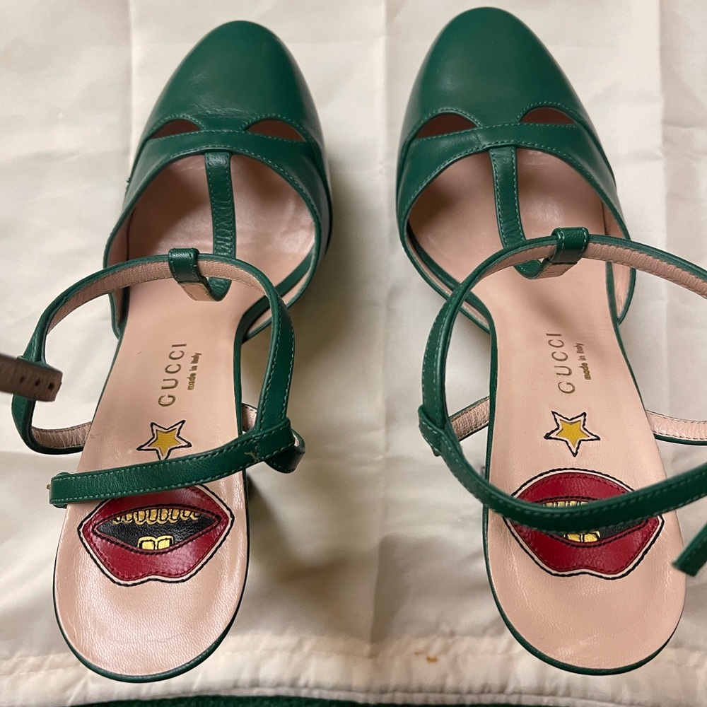 Gucci green leather platform shoes, size 7.5 or EU 37.5